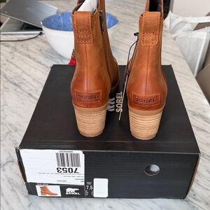 Sorel Women's Tan Leather Heeled Boots